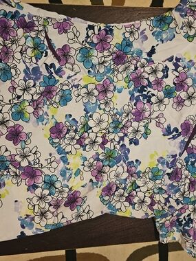 Cherokee Purple Trim Floral Print V-Neck Scrub Top